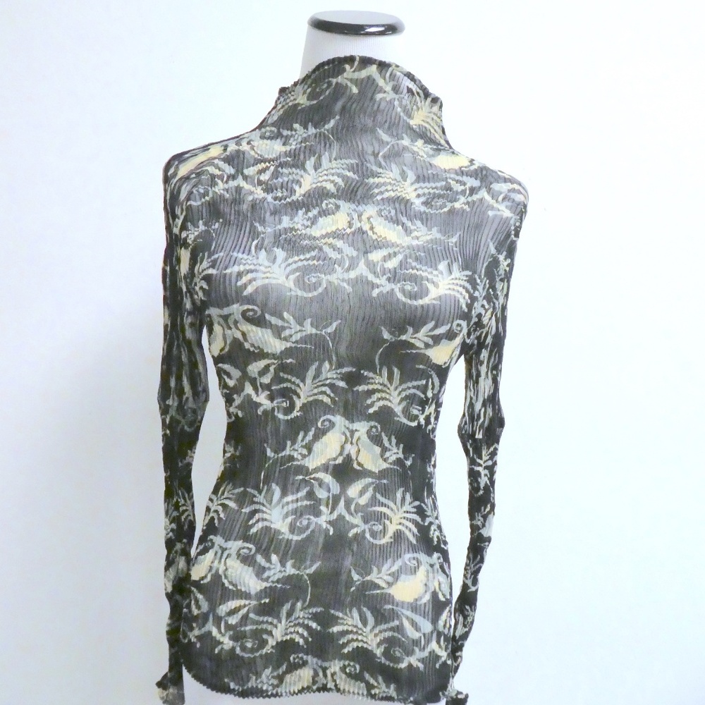 ISSEY MIYAKE JAPAN FETE PLEATS SHEER TOP 2 M